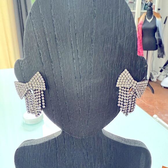 Vintage Style Bow Rhinestone Earrings pierced - Picture 2 of 3